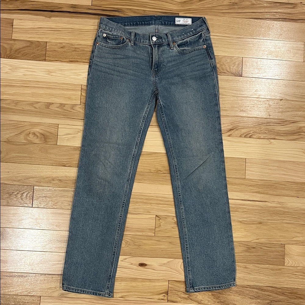 GAP Women’s 90’s Straight Low Rise Jeans